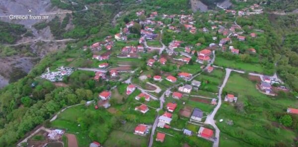 ΚΕΝΤΡΙΚΑ ΤΖΟΥΜΕΡΚΑ: Το χωριό Καταρράκτης από ψηλά! (VD) 14:30