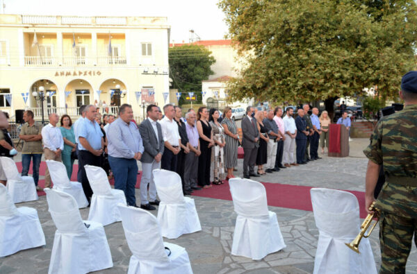 ΑΡΤΑ-Με μία σεμνή τελετή στην πλατεία Κομποτίου, τιμήθηκε η μνήμη του Νικόλαου Σκουφά