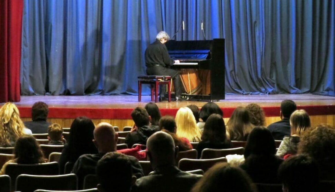 mousiko resital pianou