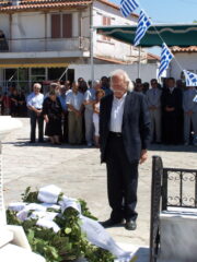 Μανώλης Γλέζος6 e1664176585156