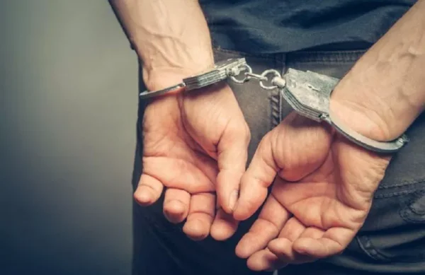 Σύλληψη για παραβάσεις της νομοθεσίας περί όπλων και επικίνδυνη σωματική βλάβη