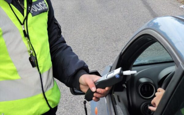 Σύλληψη αλλοδαπού για οδήγηση υπό την επίδραση οινοπνεύματος