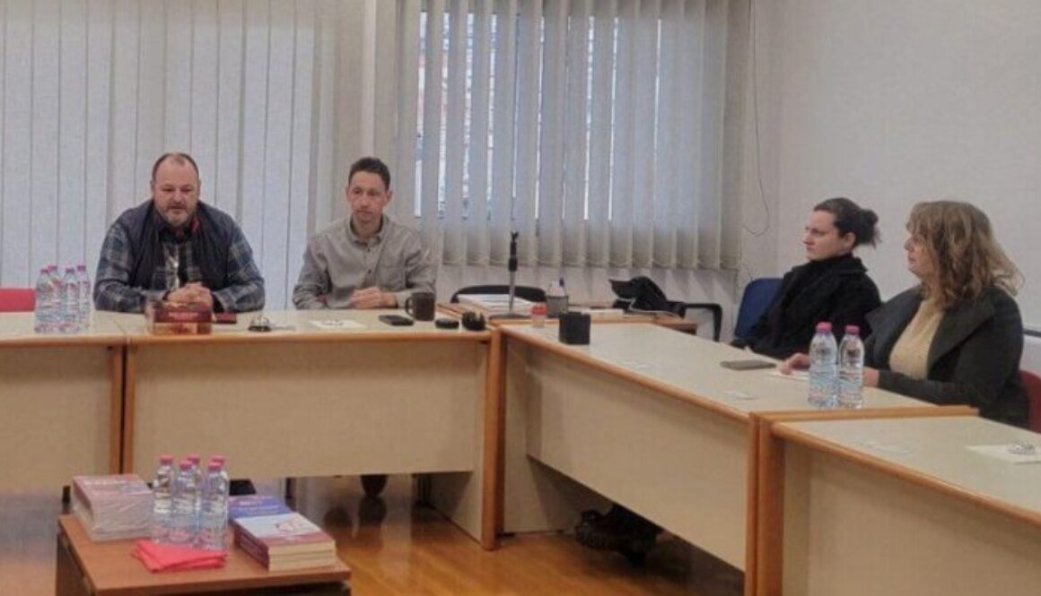 IMG 83f67ae7aeeb6f326d889d7f0eef80cb V~2 (1)