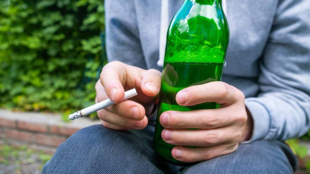 smoking drinking 1024x576