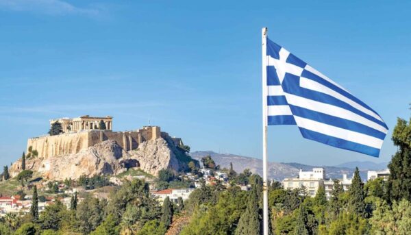 Σκέψεις με αφορμή τα 52 χρόνια από την αποκατάσταση της Δημοκρατίας